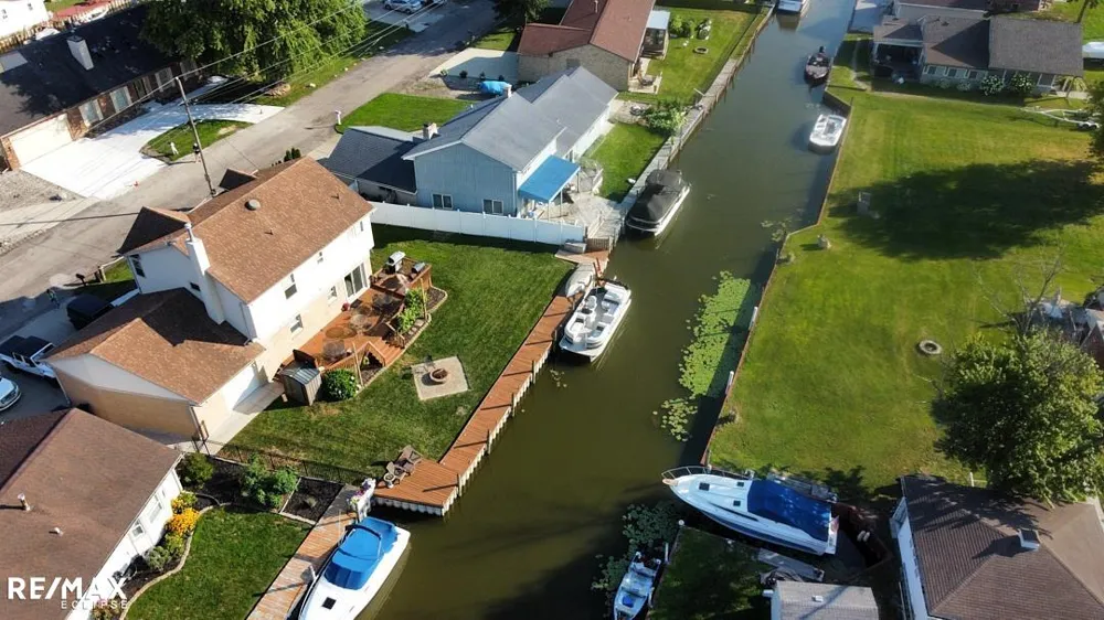 46855 Roselane Dr Chesterfield Township, MI 48047