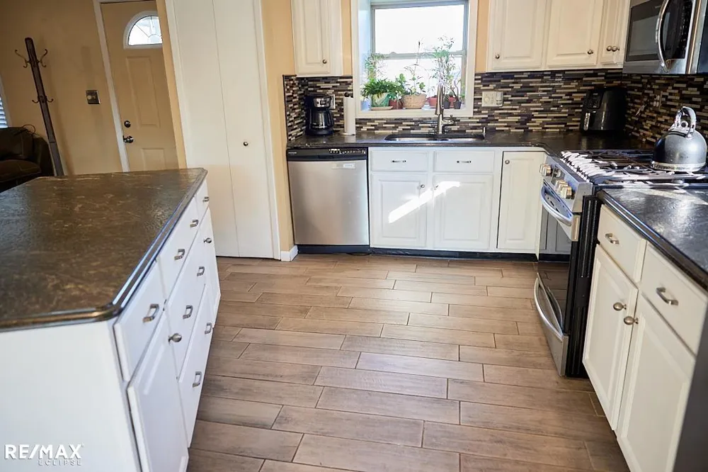 46855 Roselane Dr Chesterfield Township, MI 48047