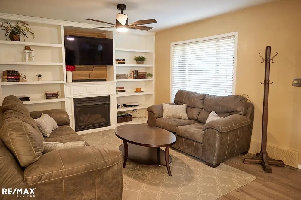 46855 Roselane Dr Chesterfield Township, MI 48047