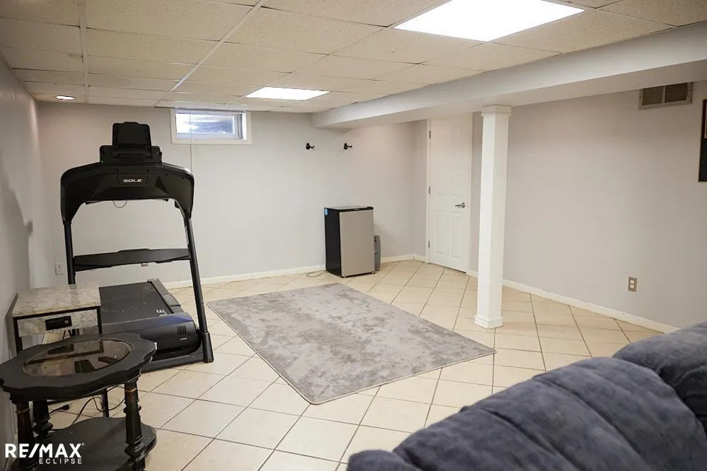 46855 Roselane Dr Chesterfield Township, MI 48047