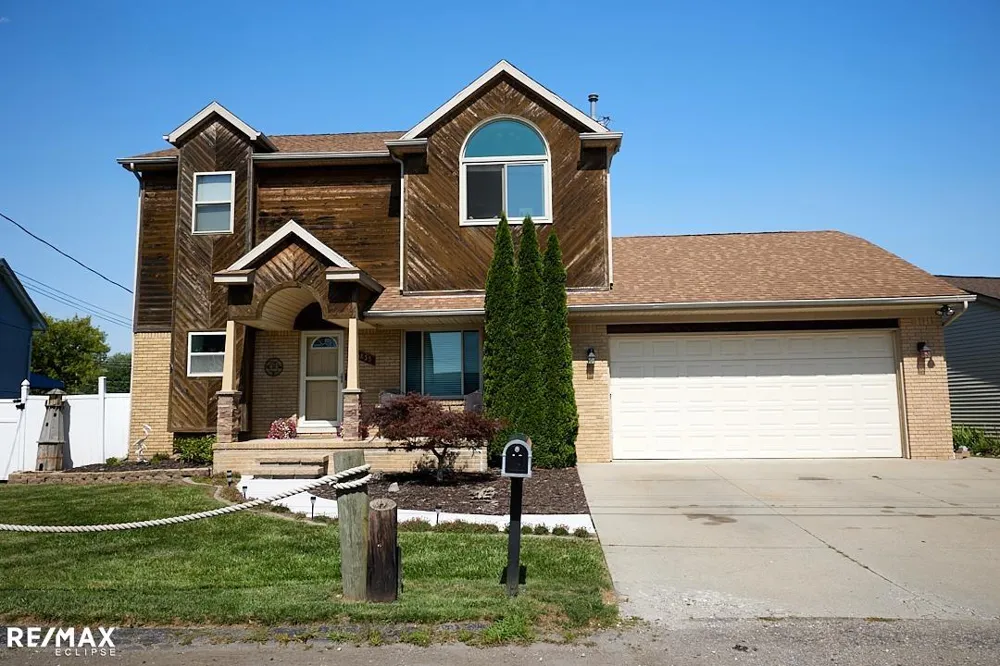 46855 Roselane Dr Chesterfield Township, MI 48047