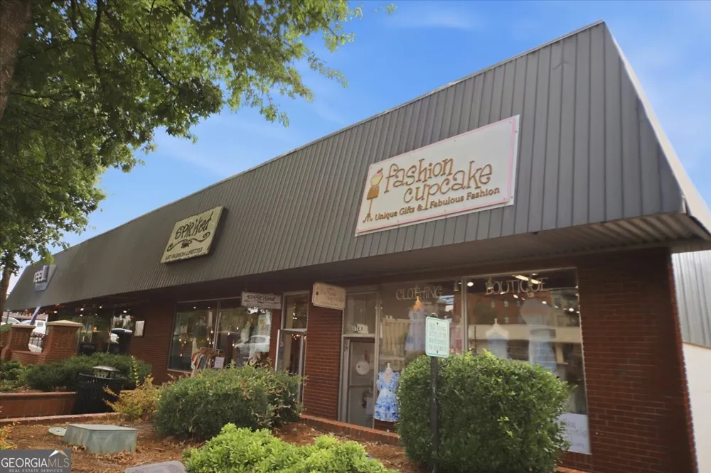 262 Dawson DR Woodstock, GA 30188