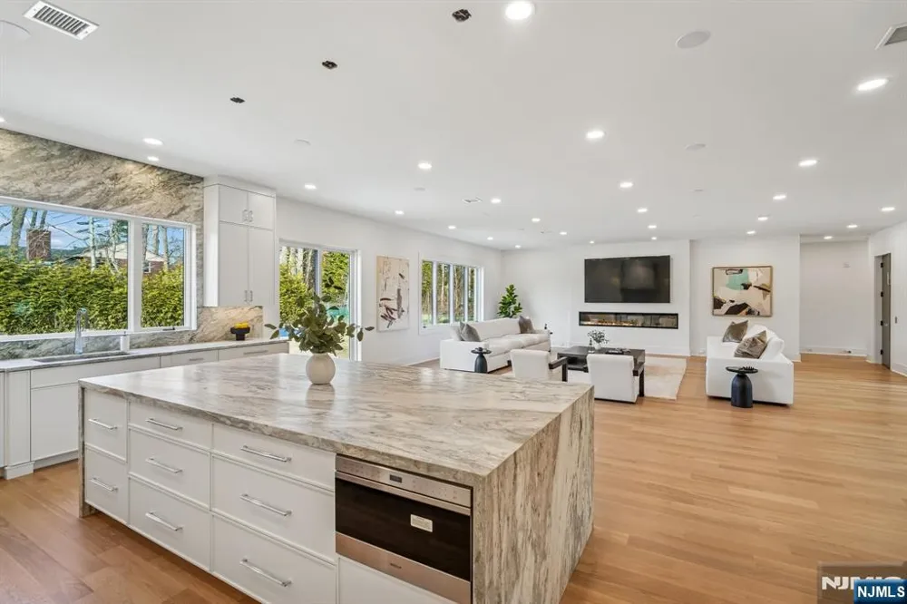50 Roberts Road Englewood Cliffs, NJ 07632