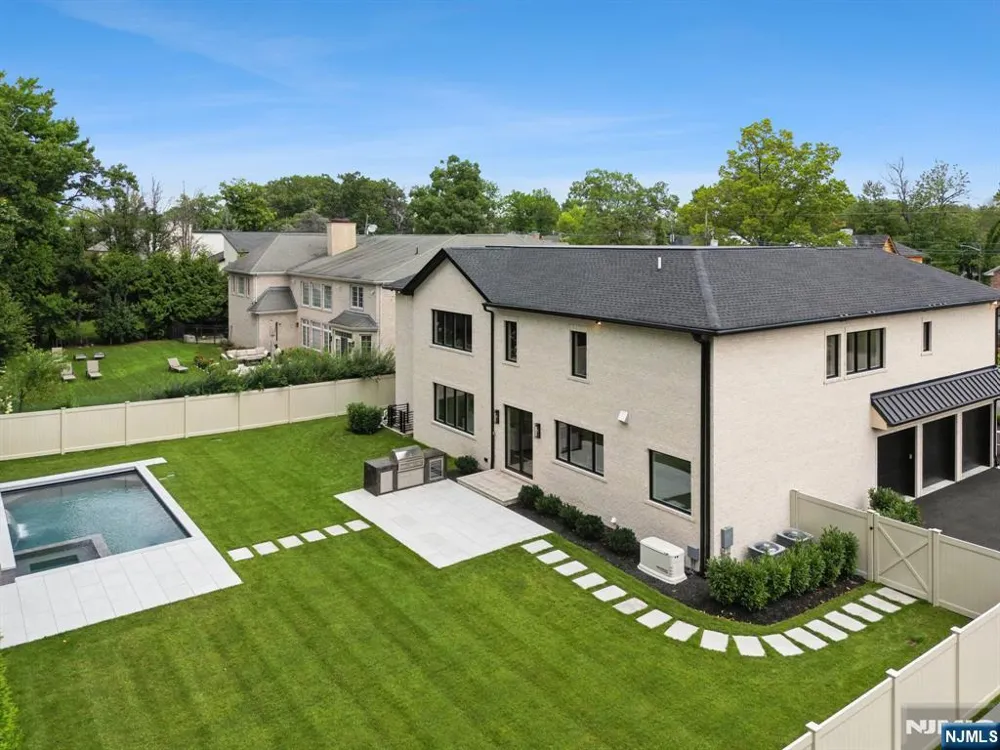 50 Roberts Road Englewood Cliffs, NJ 07632