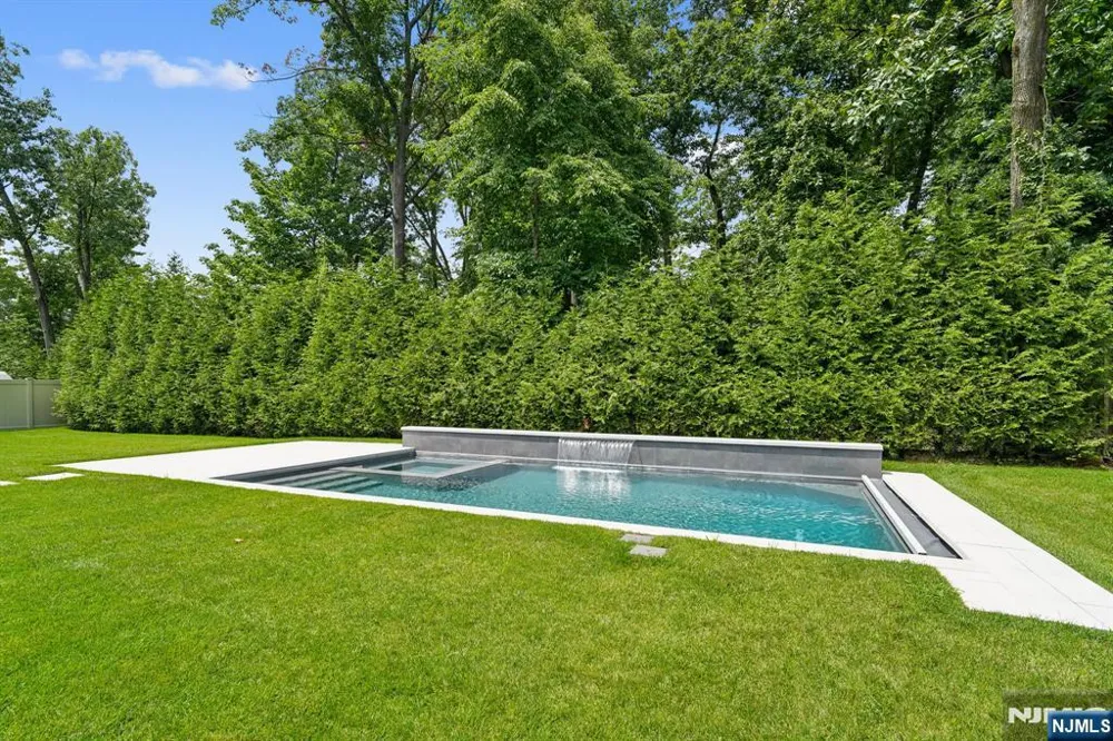 50 Roberts Road Englewood Cliffs, NJ 07632