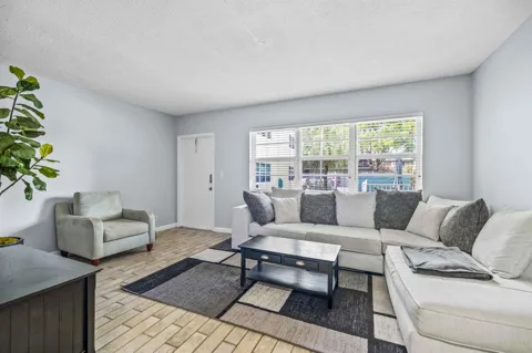 1900 NE 8TH COURT #104
