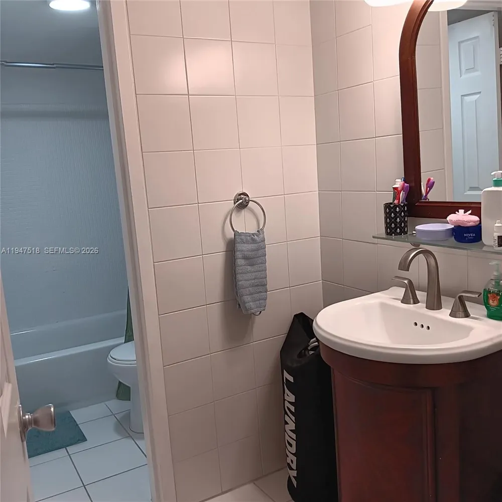 2821 Miami Beach Blvd #4M North Miami Beach, FL 33160