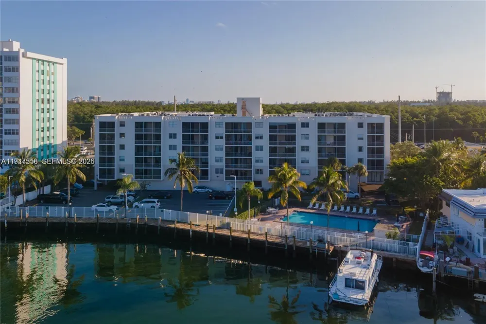 2821 Miami Beach Blvd #4M North Miami Beach, FL 33160