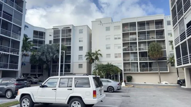 2821 Miami Beach Blvd #4M North Miami Beach, FL 33160
