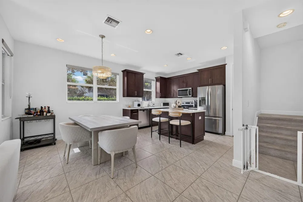 6994 Pines Circle Coconut Creek, FL 33073