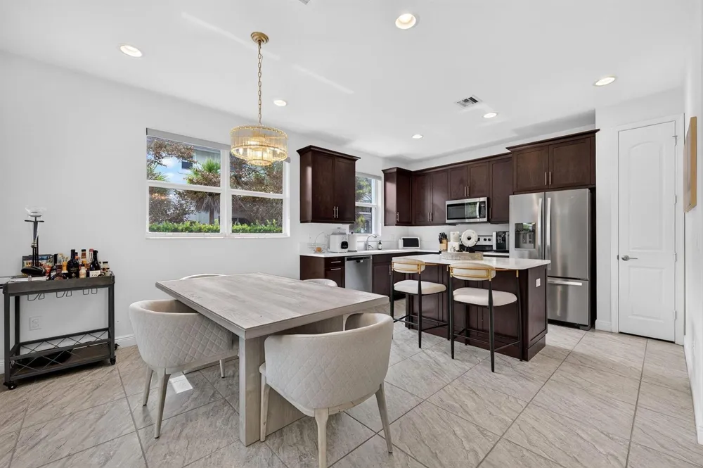 6994 Pines Circle Coconut Creek, FL 33073