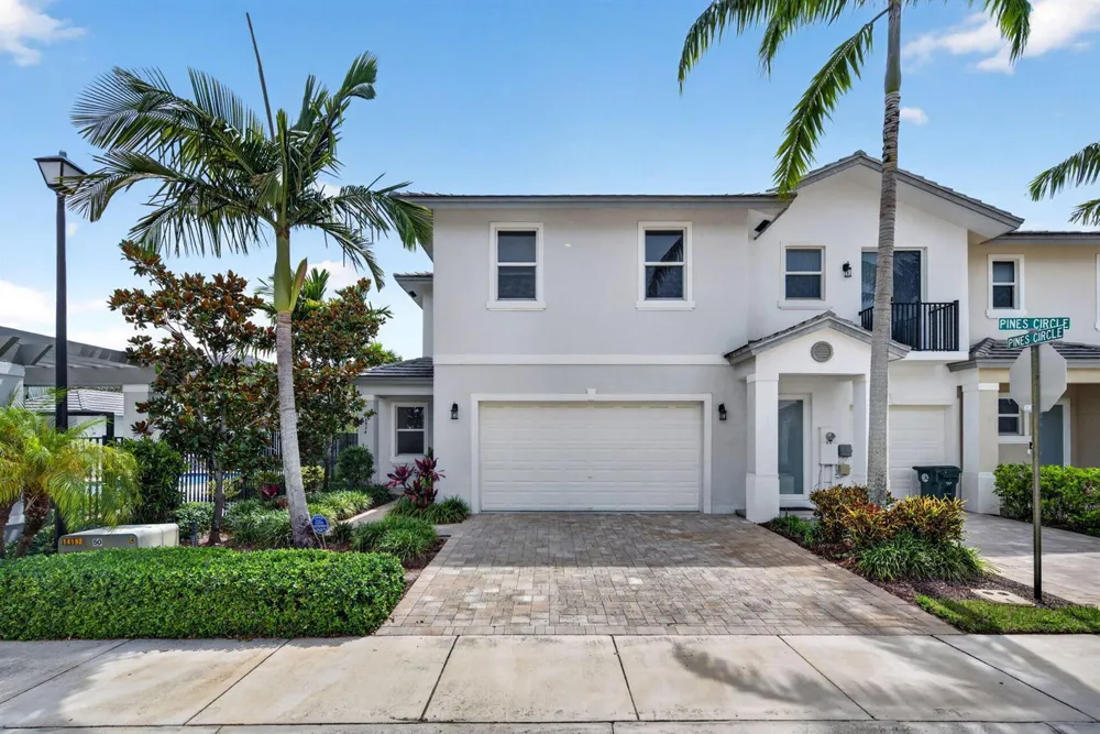 6994 Pines Circle Coconut Creek, FL 33073