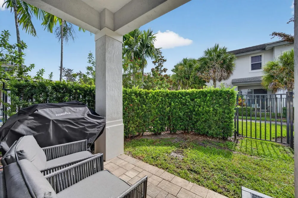6994 Pines Circle Coconut Creek, FL 33073