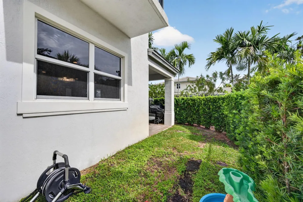 6994 Pines Circle Coconut Creek, FL 33073