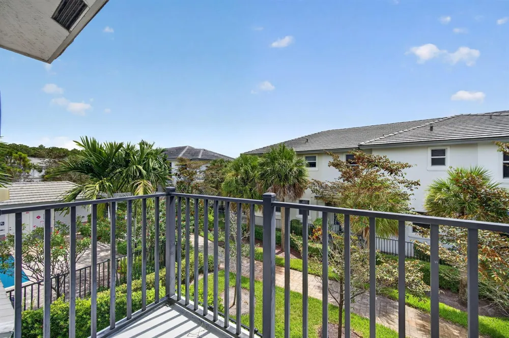 6994 Pines Circle Coconut Creek, FL 33073