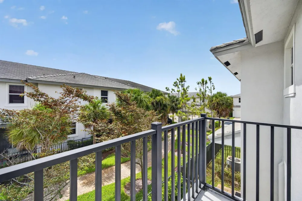 6994 Pines Circle Coconut Creek, FL 33073