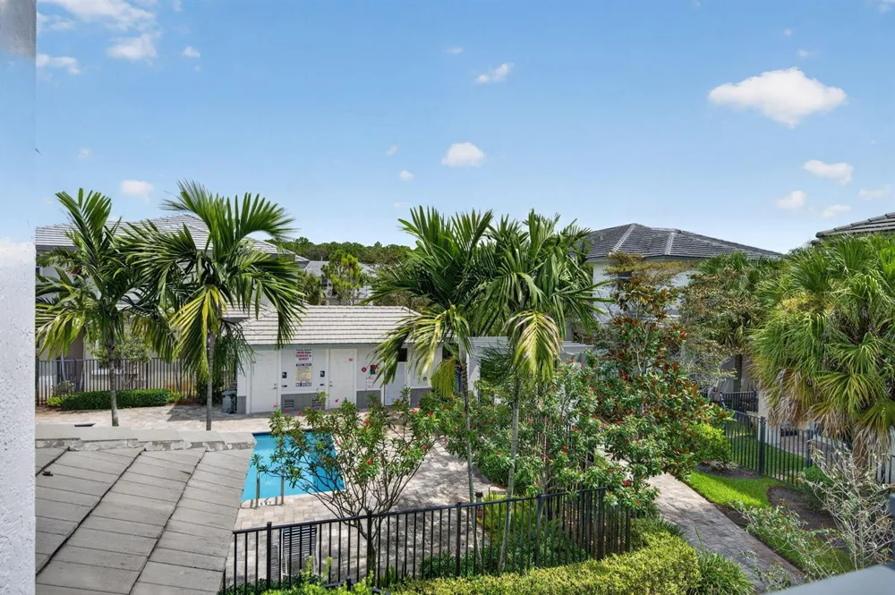6994 Pines Circle Coconut Creek, FL 33073
