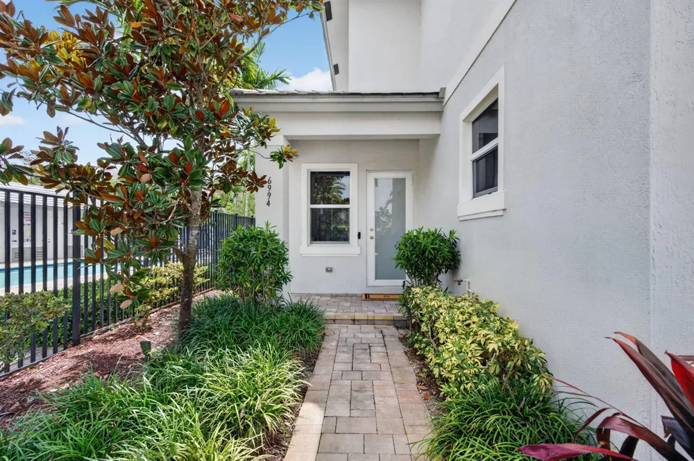 6994 Pines Circle Coconut Creek, FL 33073