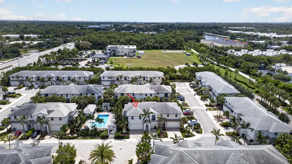 6994 Pines Circle Coconut Creek, FL 33073