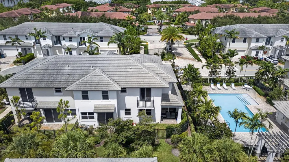 6994 Pines Circle Coconut Creek, FL 33073