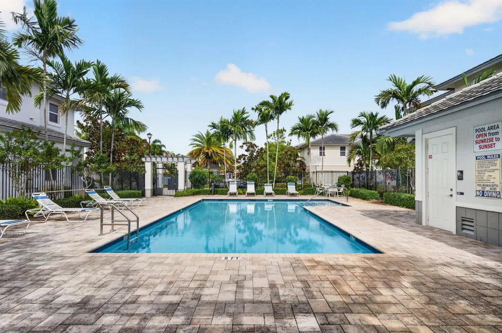 6994 Pines Circle Coconut Creek, FL 33073