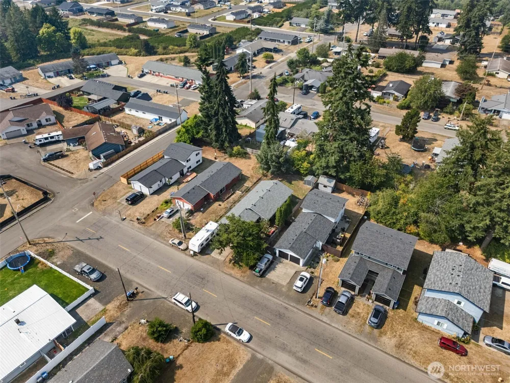 1710 W Young Street Elma, WA 98541