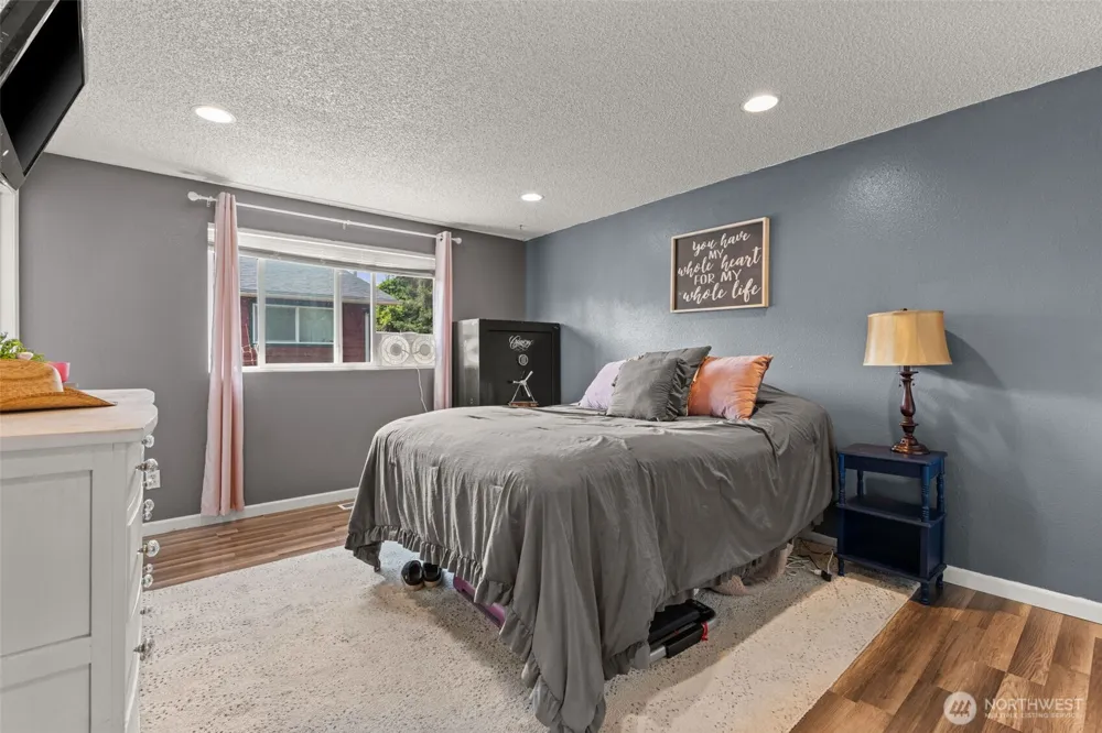 1710 W Young Street Elma, WA 98541
