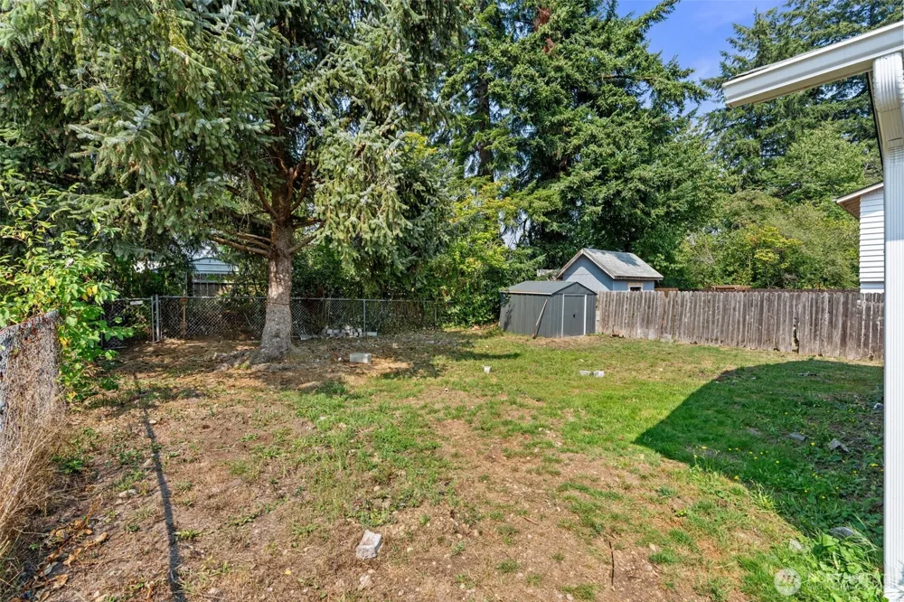 1710 W Young Street Elma, WA 98541
