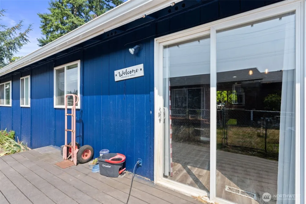 1710 W Young Street Elma, WA 98541