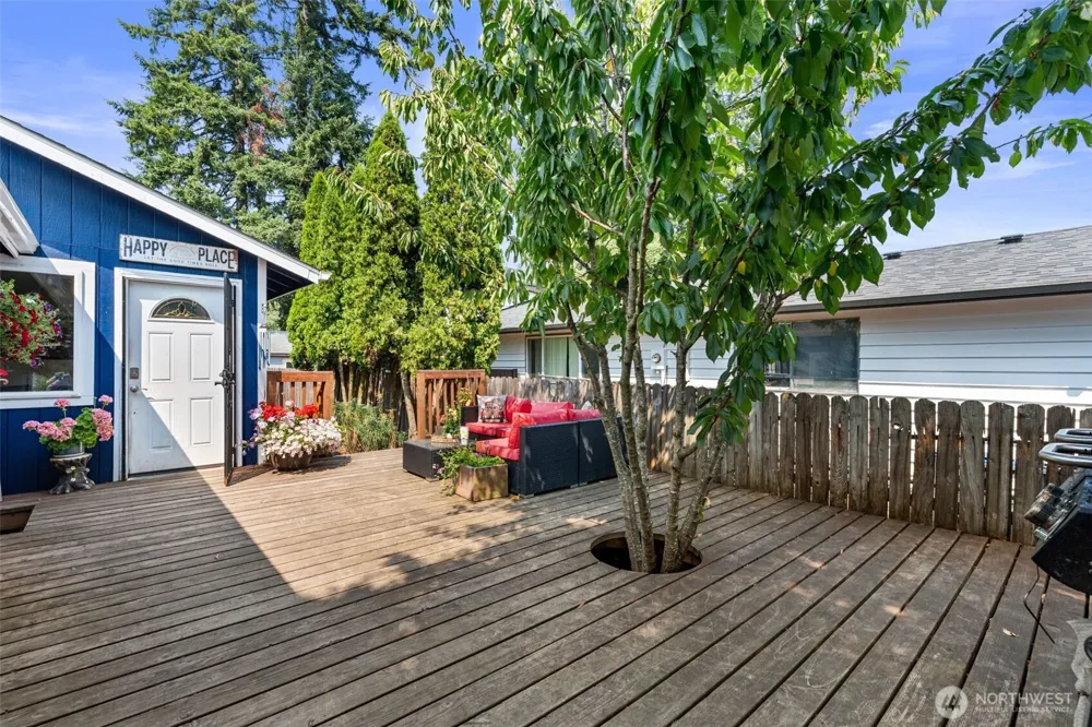 1710 W Young Street Elma, WA 98541