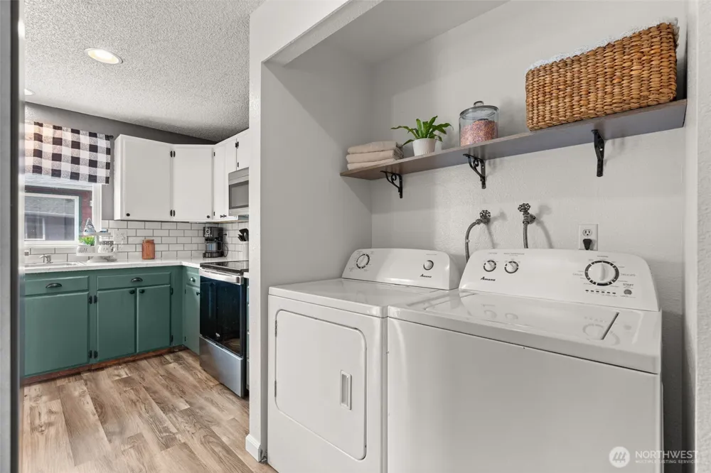 1710 W Young Street Elma, WA 98541