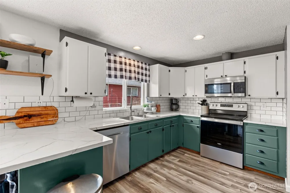 1710 W Young Street Elma, WA 98541
