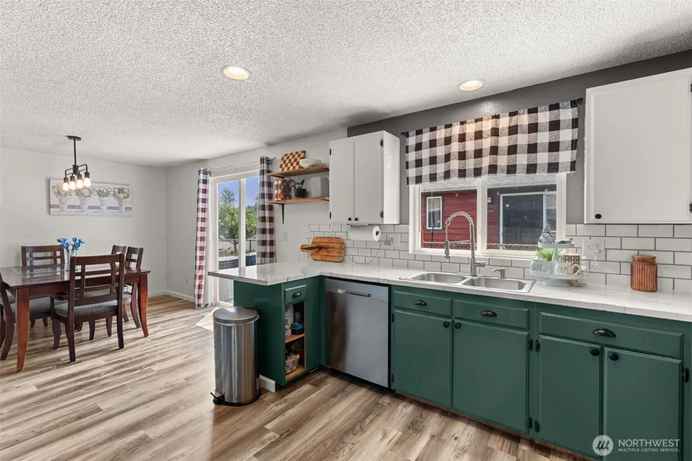 1710 W Young Street Elma, WA 98541