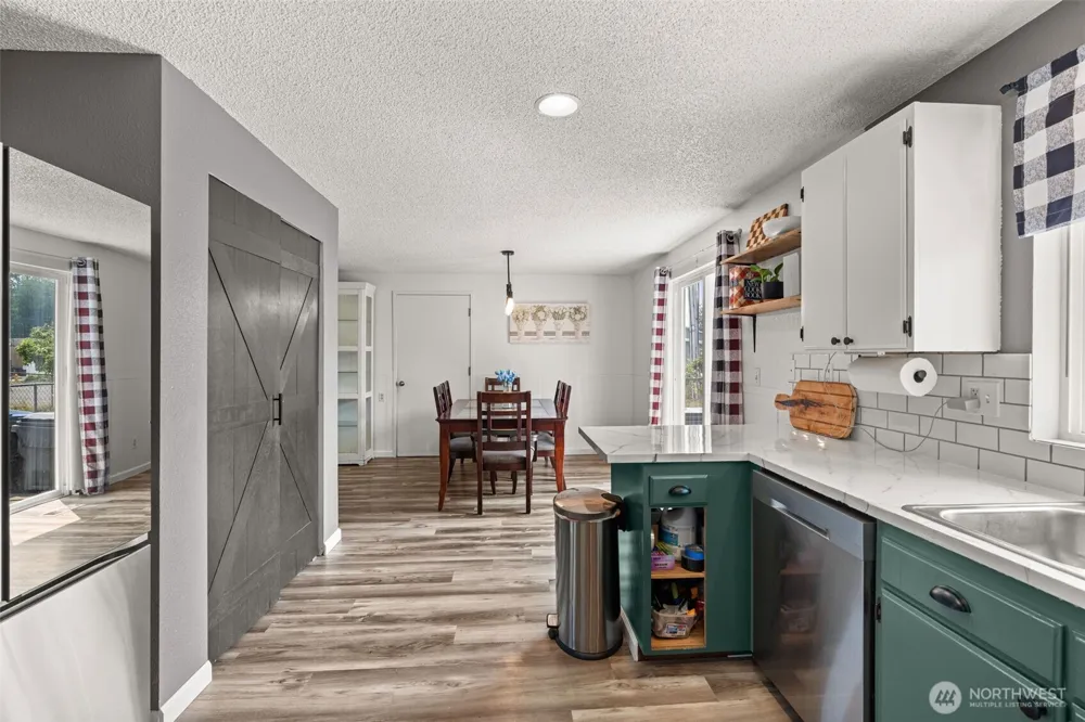 1710 W Young Street Elma, WA 98541