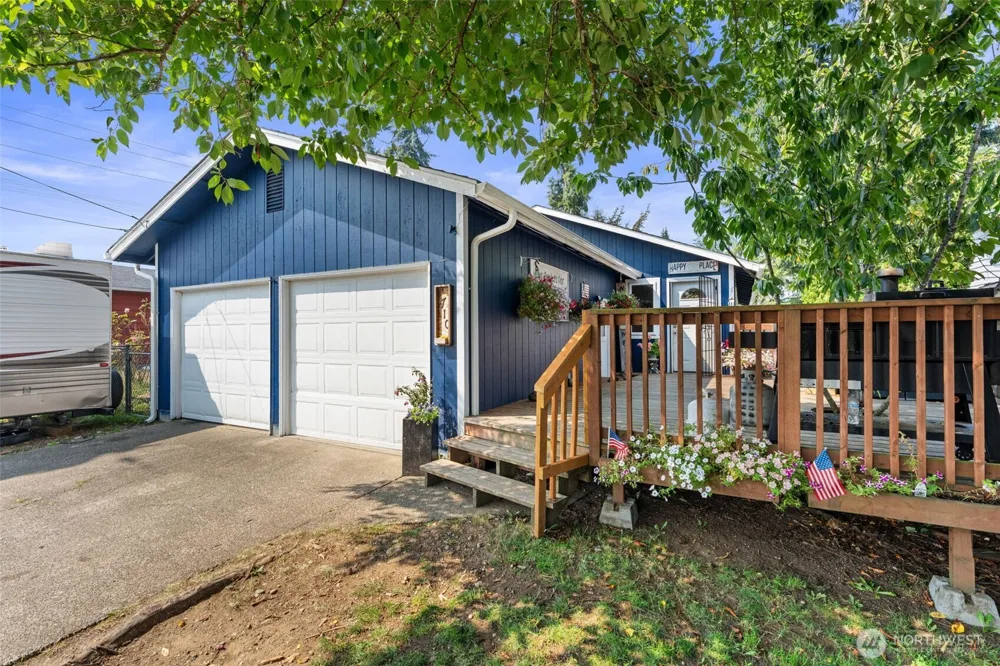 1710 W Young Street Elma, WA 98541