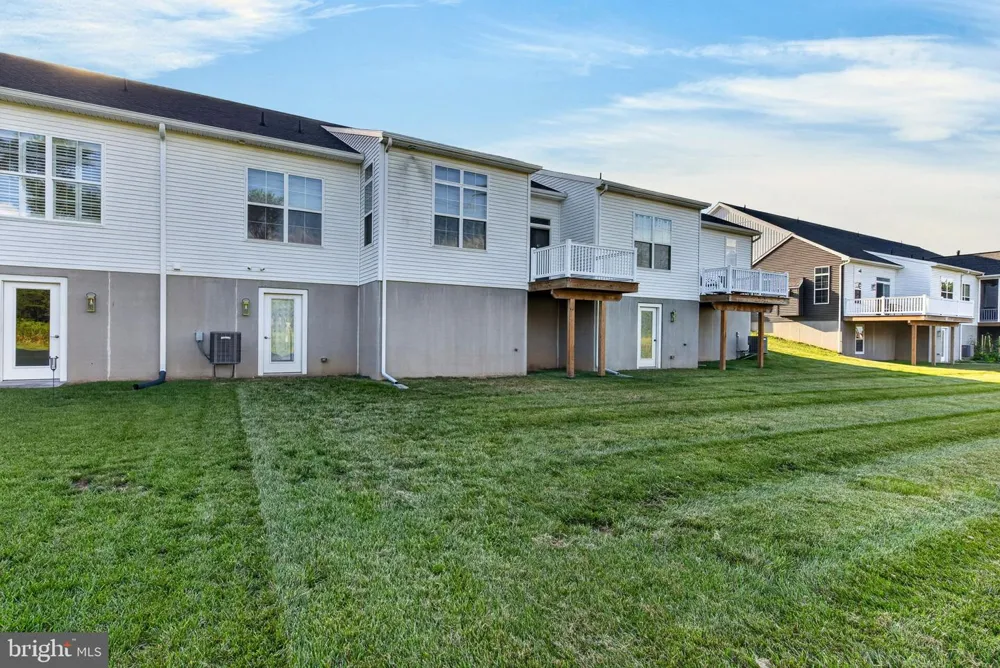766 AURORA DRIVE Mechanicsburg, PA 17055