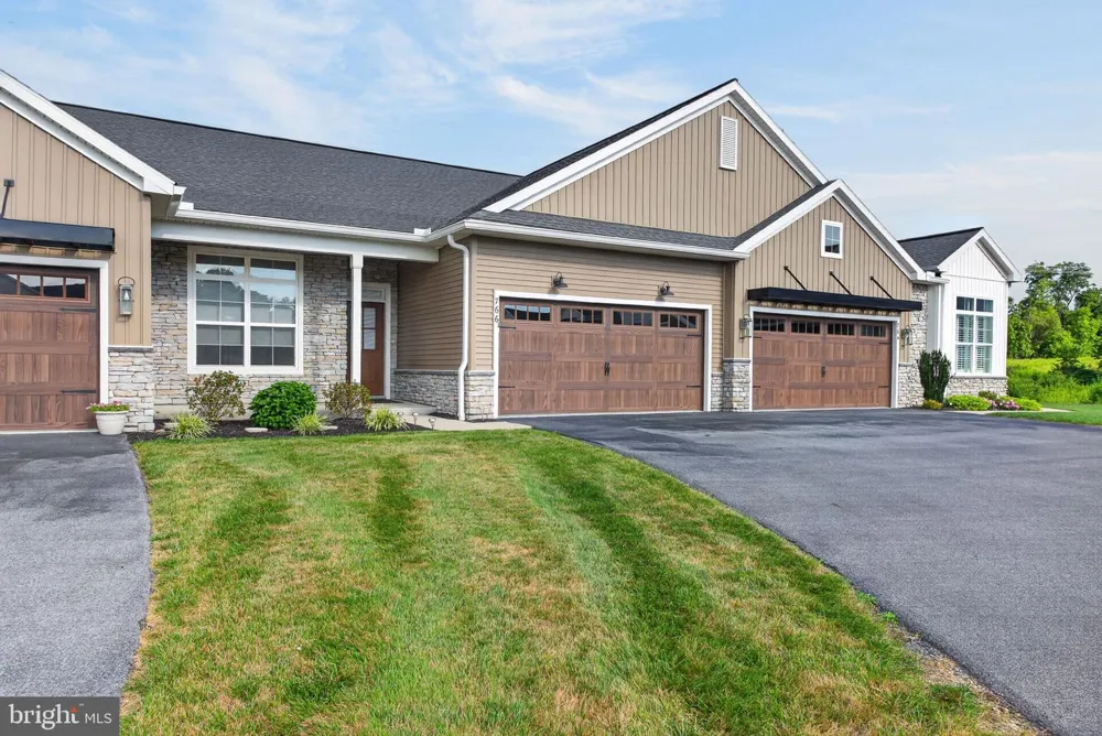 766 AURORA DRIVE Mechanicsburg, PA 17055