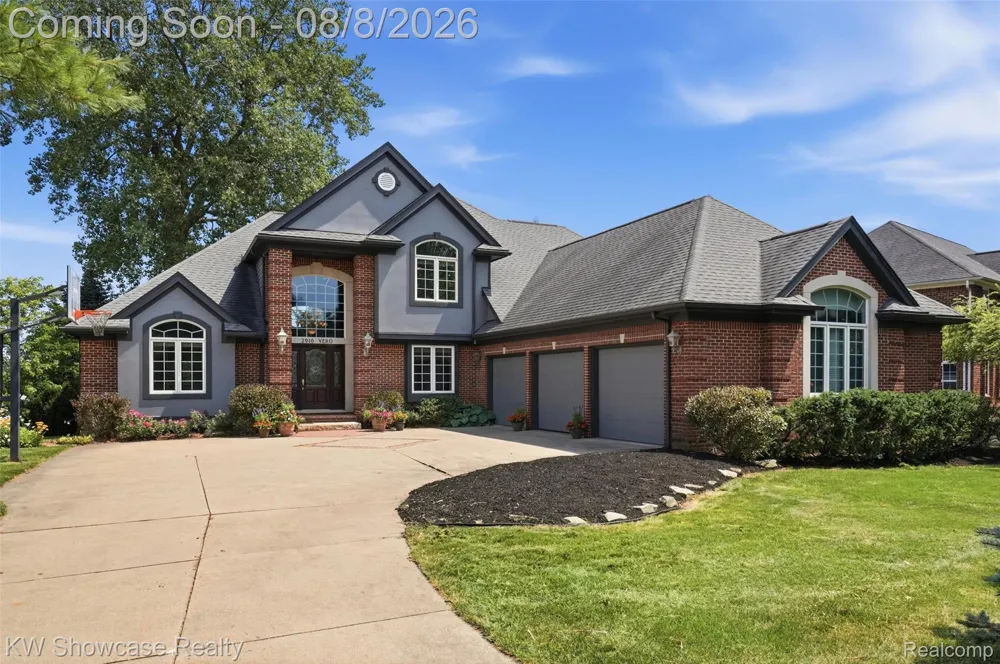 2916 Vero Drive Highland Charter Township, MI 48356