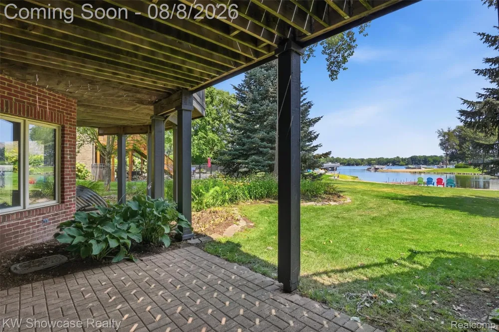 2916 Vero Drive Highland Charter Township, MI 48356