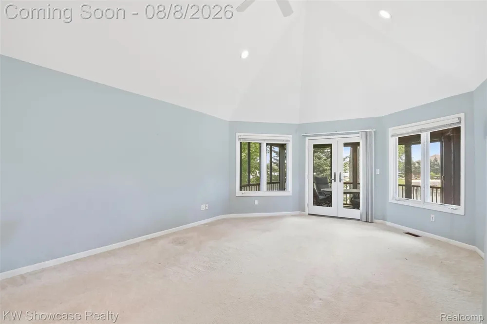 2916 Vero Drive Highland Charter Township, MI 48356