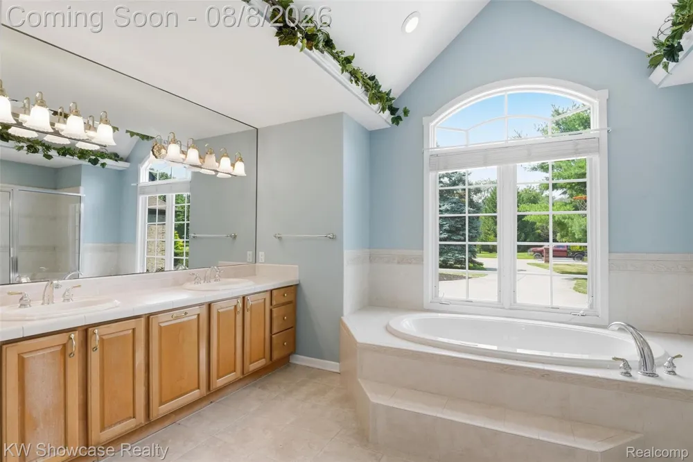 2916 Vero Drive Highland Charter Township, MI 48356