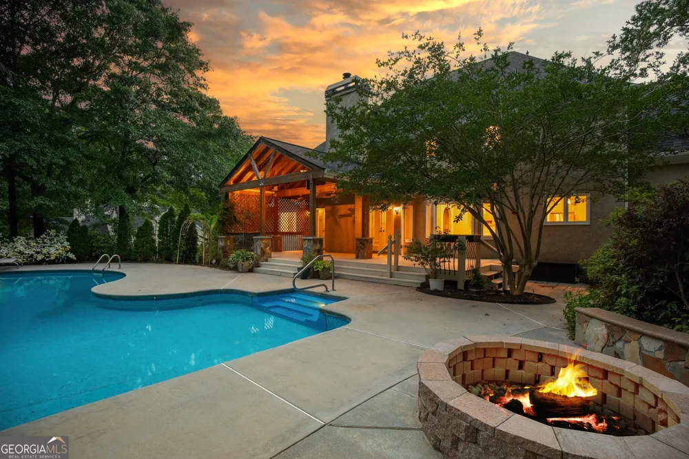 324 Chimney Sweep CIR Peachtree City, GA 30269