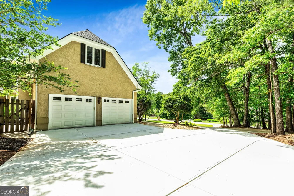 324 Chimney Sweep CIR Peachtree City, GA 30269