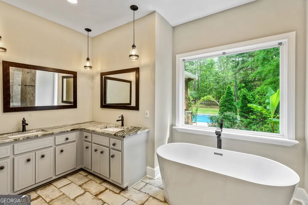 324 Chimney Sweep CIR Peachtree City, GA 30269