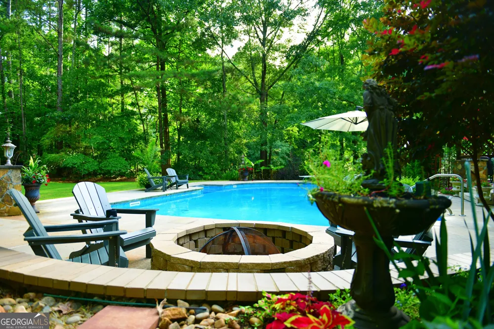 324 Chimney Sweep CIR Peachtree City, GA 30269