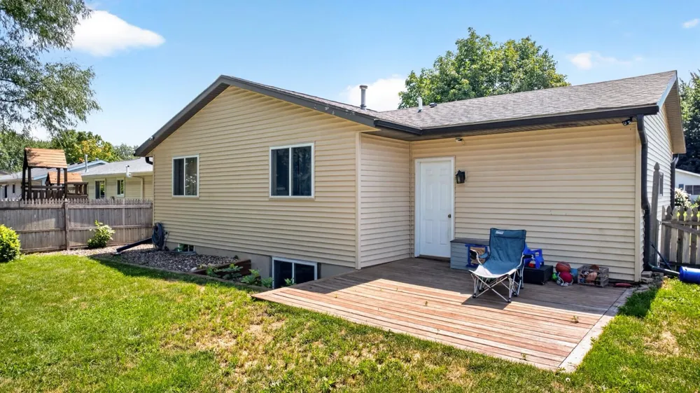913 2nd Street NW Byron, MN 55920