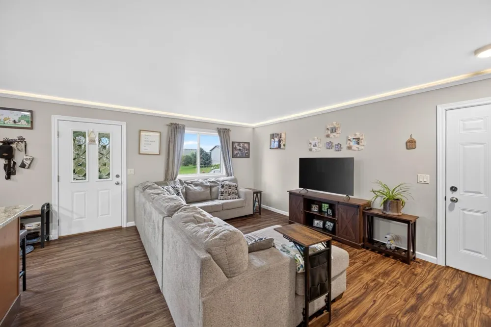 913 2nd Street NW Byron, MN 55920