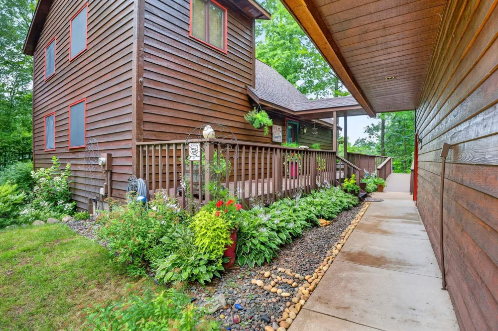 11288 W Quail Lane Hayward, WI 54843