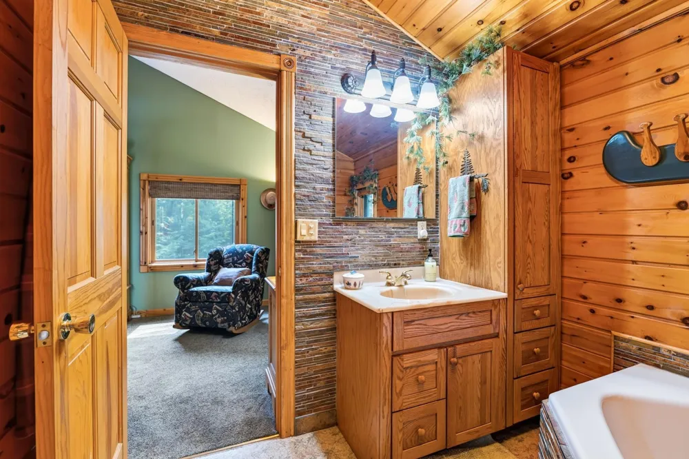 11288 W Quail Lane Hayward, WI 54843