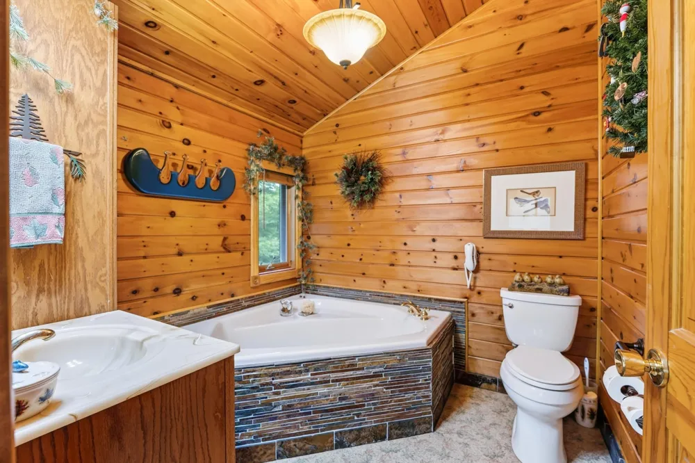 11288 W Quail Lane Hayward, WI 54843